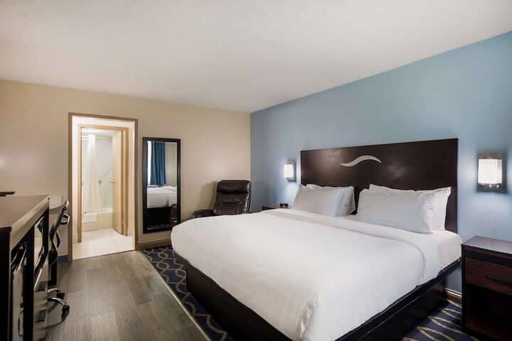 Room 14 of 37