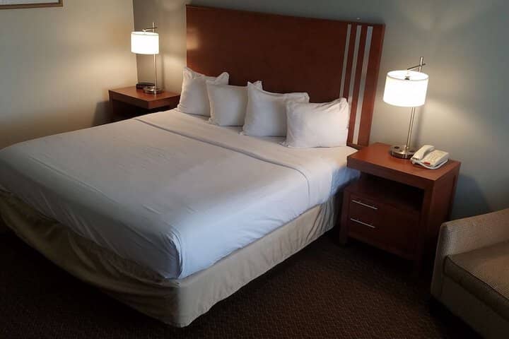 Room 7 of 33