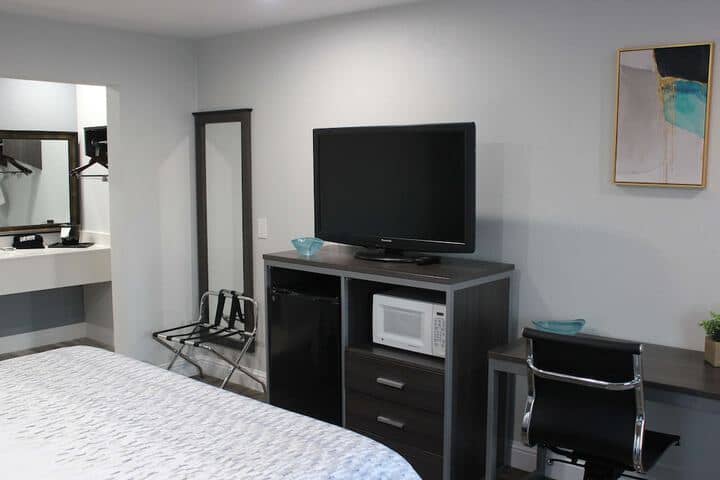 Room 7 of 11
