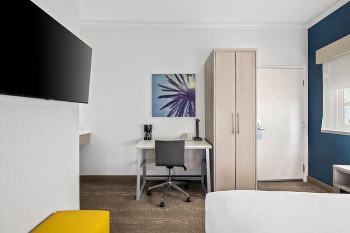 Room 16 of 56