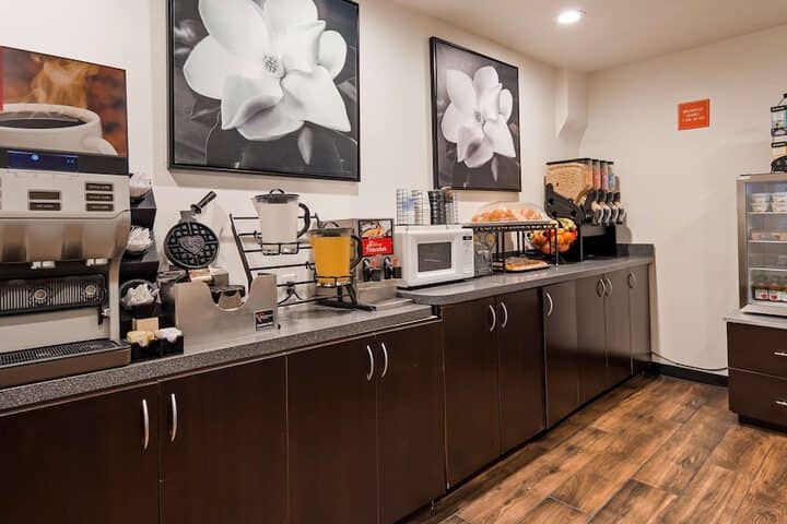 Breakfast area