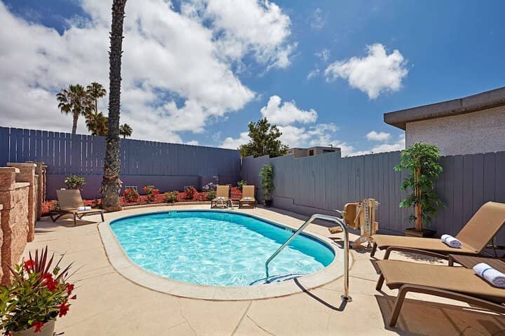 Pool 14 of 25