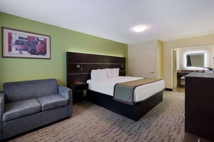 Room 16 of 32