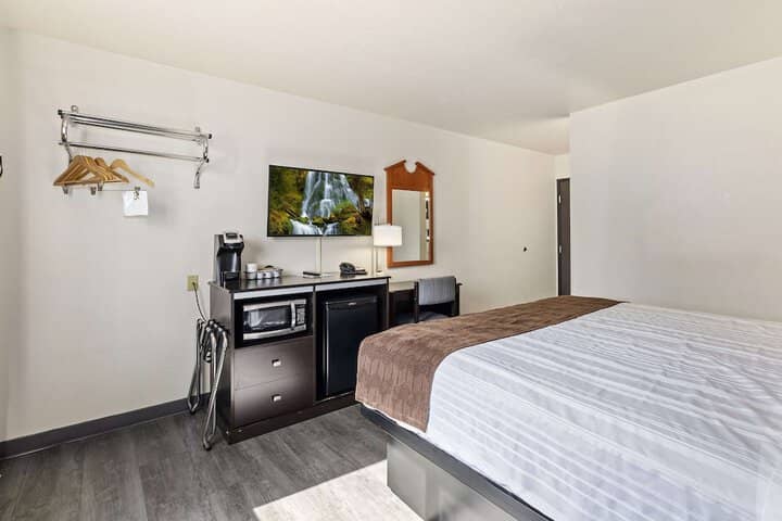 Room 3 of 36