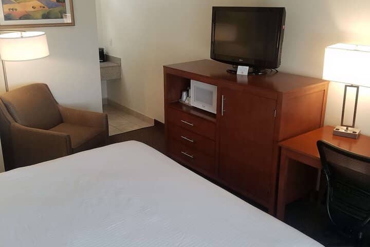 Room 9 of 33