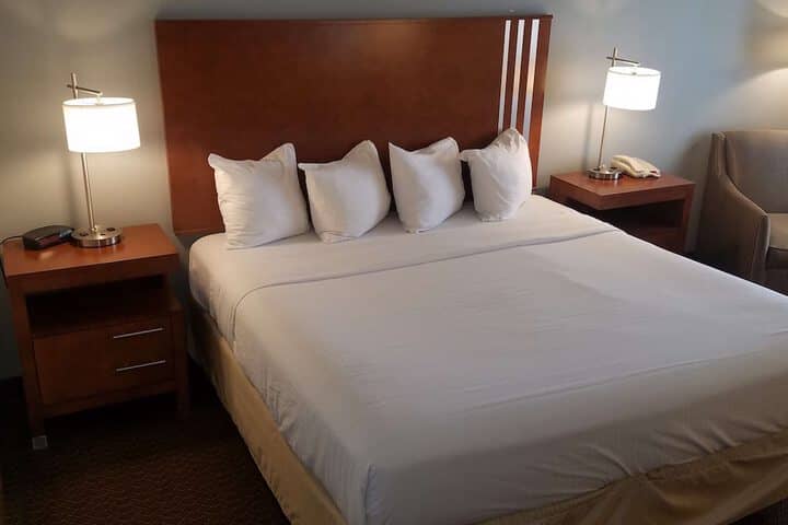 Room 5 of 33