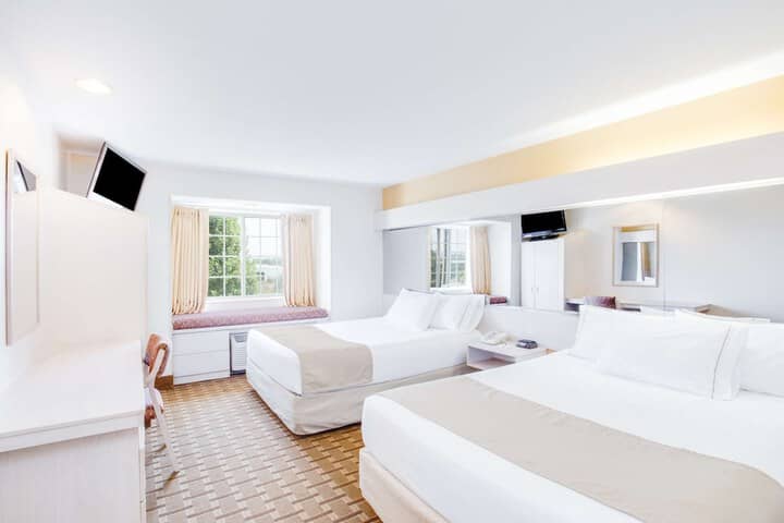 Room 5 of 18