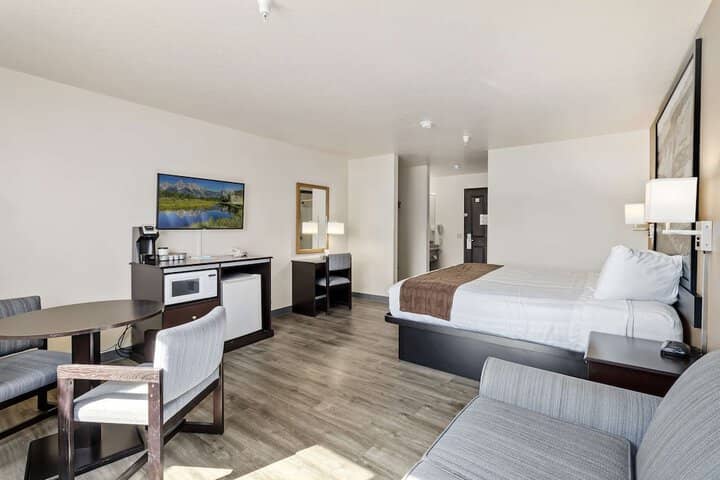 Room 8 of 36
