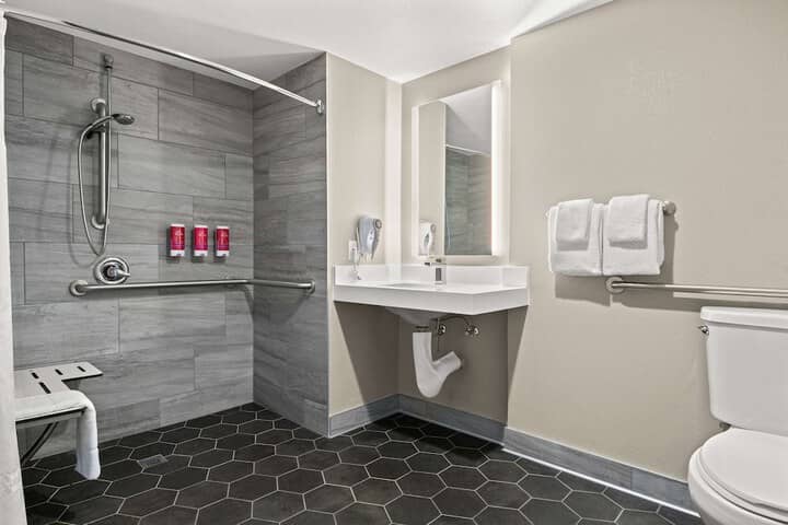 Room 15 of 25