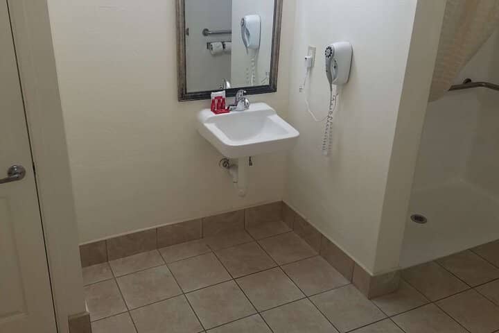 Room 26 of 33