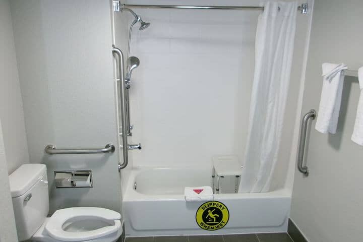 Room 33 of 89