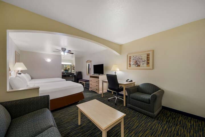 Room 20 of 38