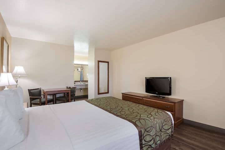 Room 16 of 26