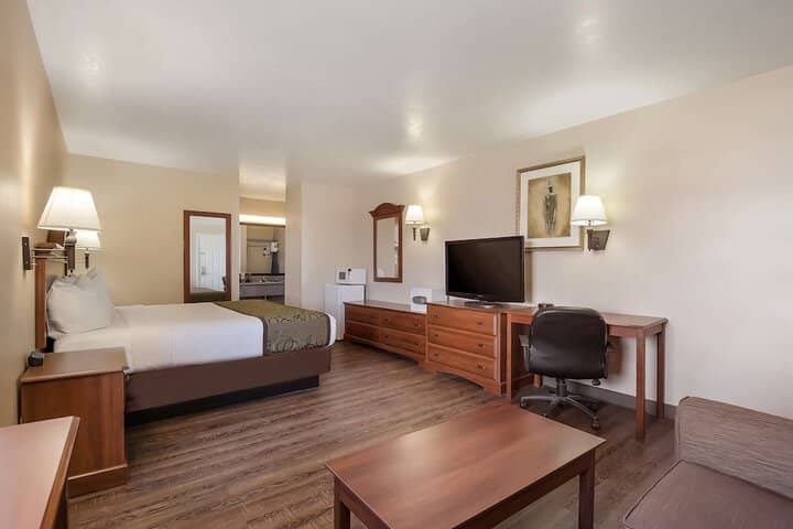 Room 13 of 26