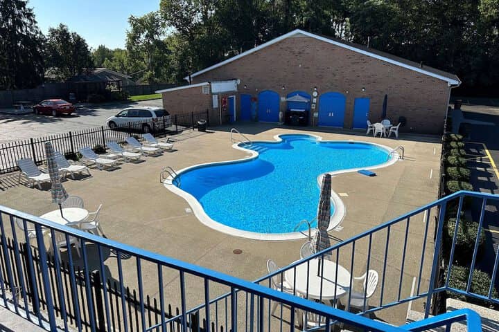 Pool 23 of 37