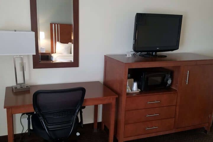 Room 18 of 33