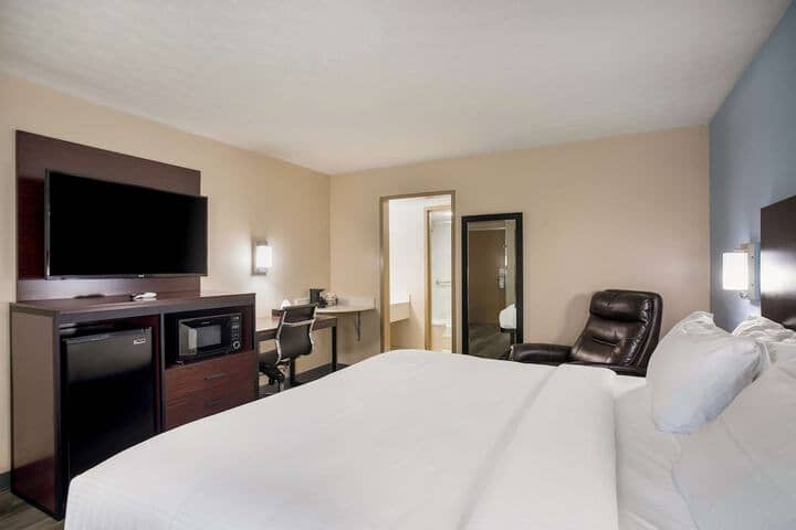 Room 15 of 37