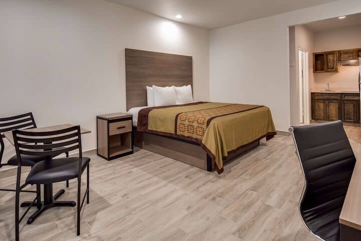 Room 6 of 19