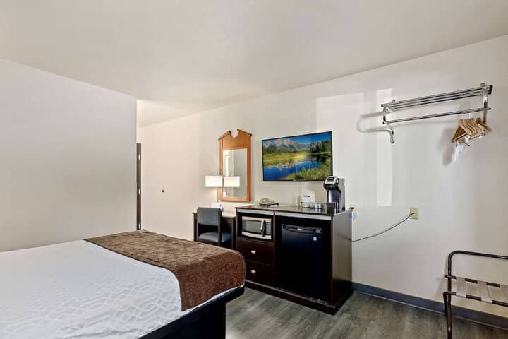 Room 5 of 36