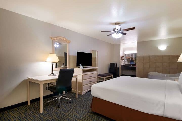 Room 18 of 38