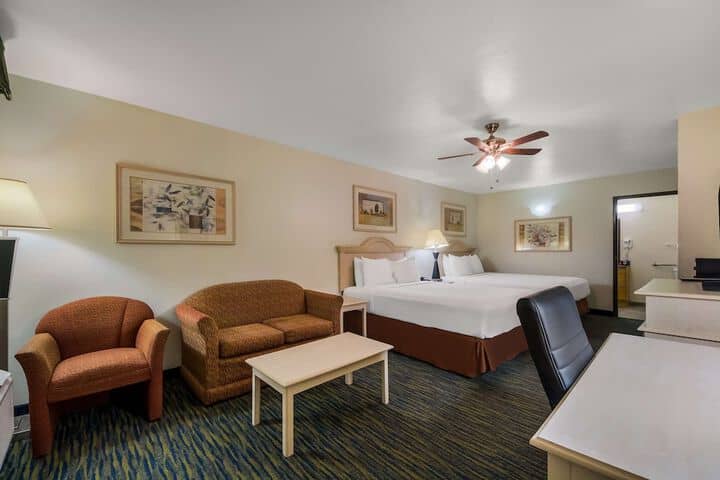Room 7 of 38