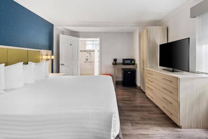 Room 10 of 56