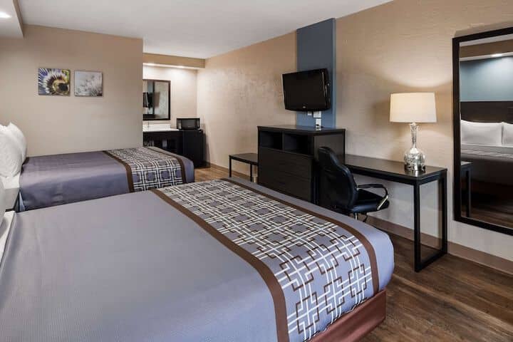 Room 8 of 24