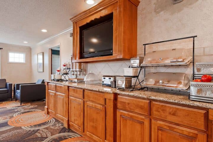 Breakfast area