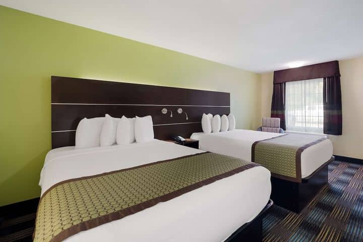 Room 14 of 32