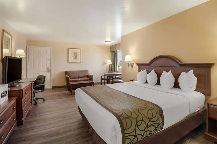Room 5 of 26
