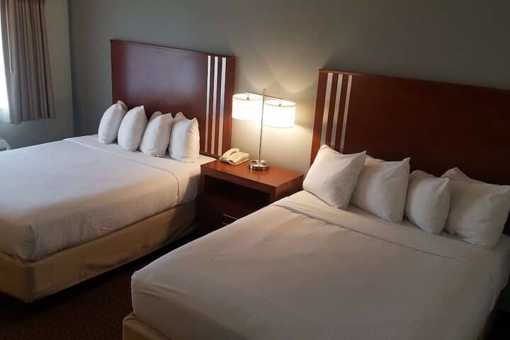 Room 13 of 33