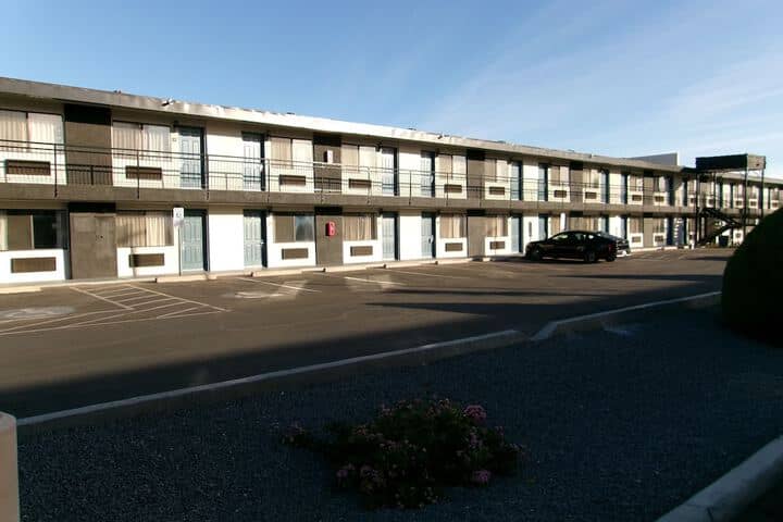 Hotel 77 of 89