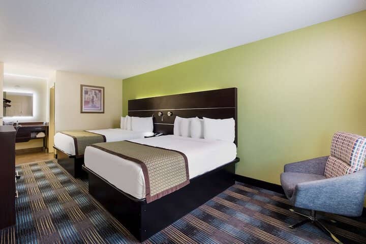 Room 15 of 32