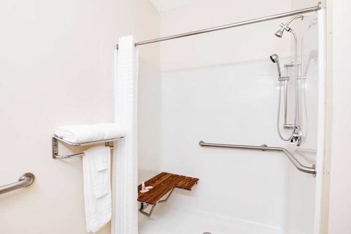 Room 16 of 18