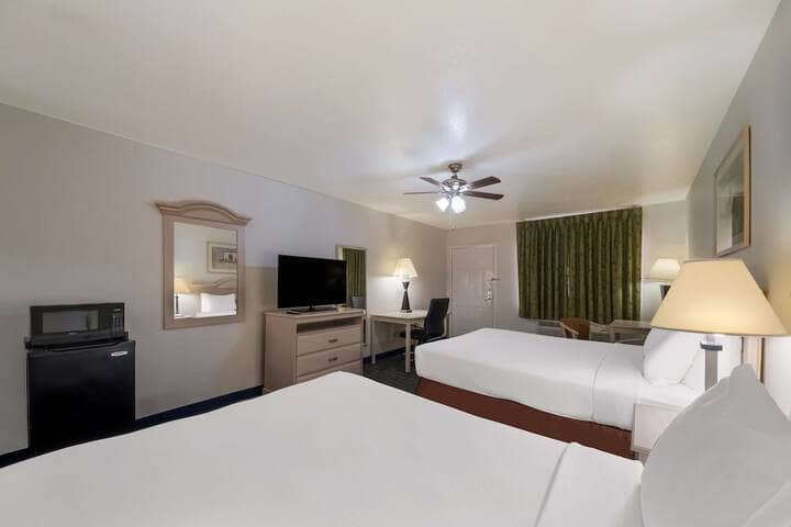 Room 15 of 38