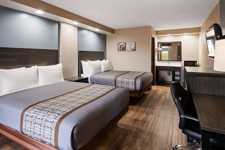 Room 9 of 24
