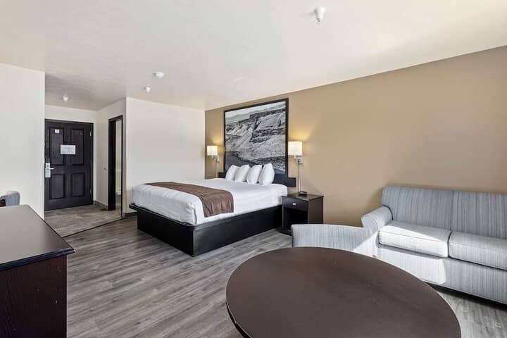 Room 9 of 36