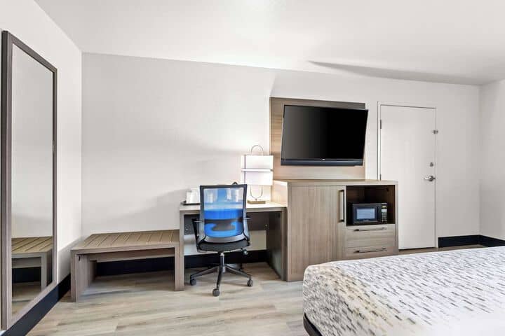 Room 25 of 89
