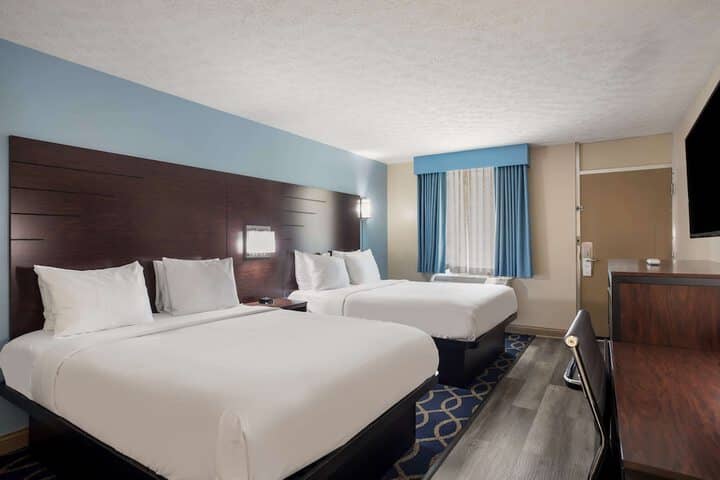 Room 18 of 37