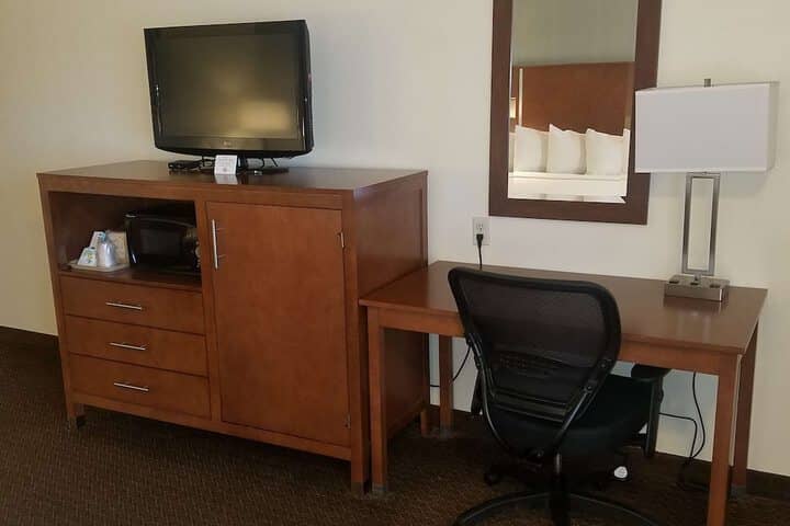 Room 16 of 33