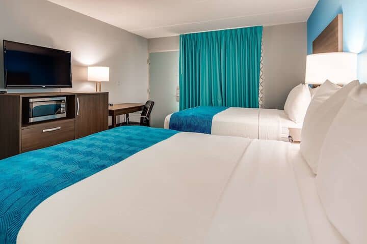 Room 10 of 18
