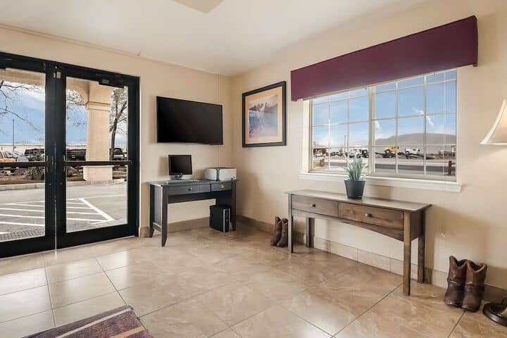 Business Center 25 of 26