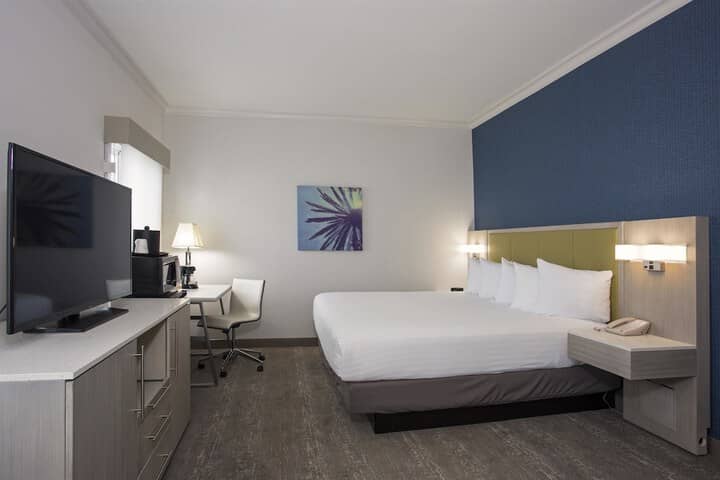 Room 4 of 56